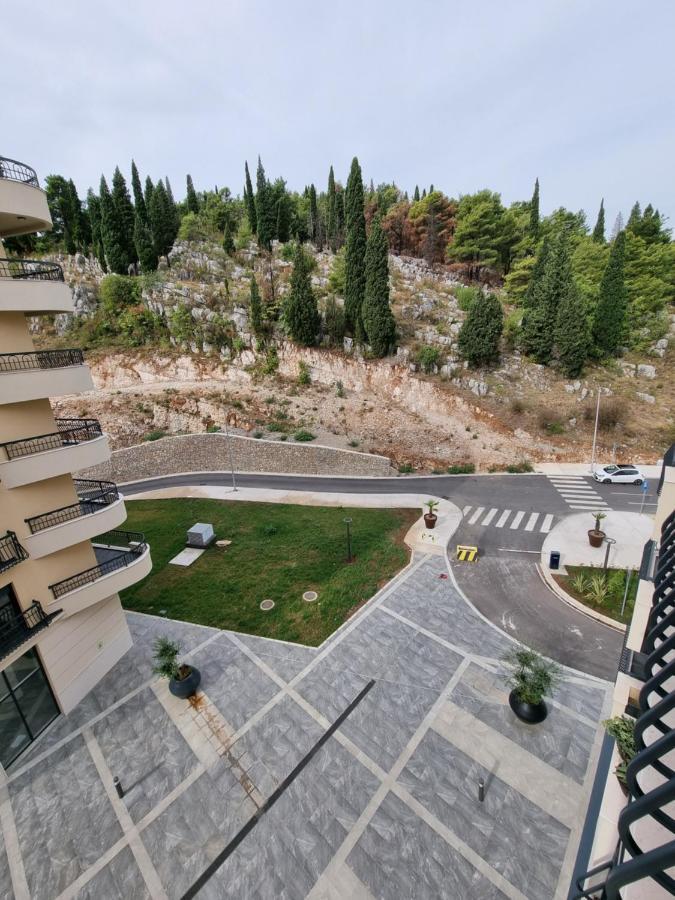 Fantastic New Centre Apartment พอดโกริกา ภายนอก รูปภาพ