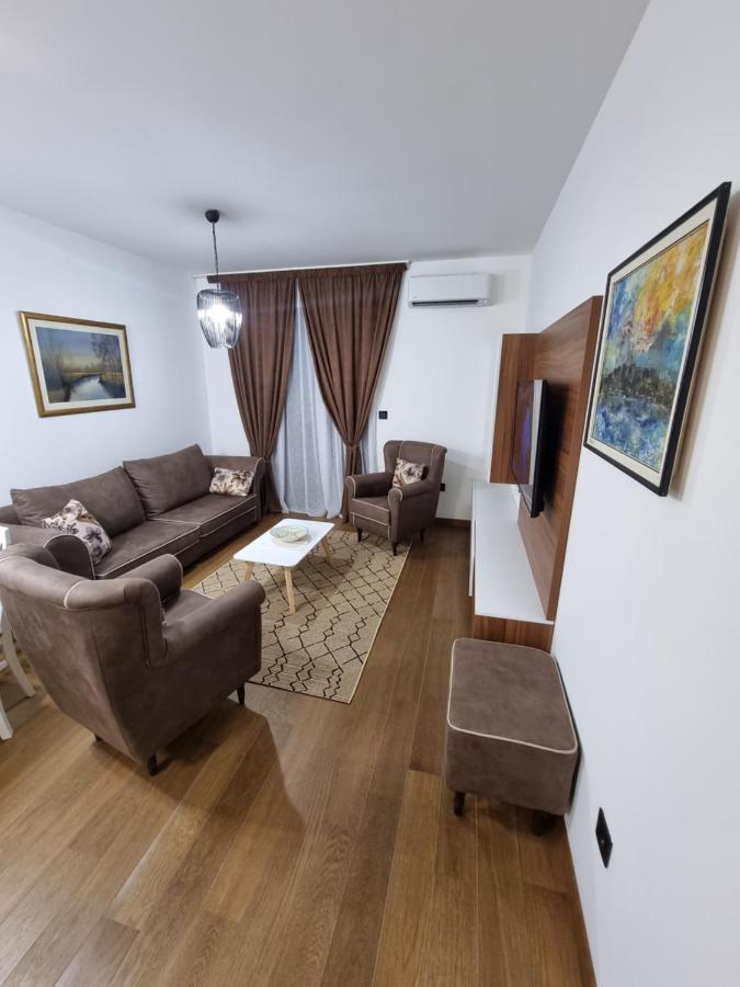 Fantastic New Centre Apartment พอดโกริกา ภายนอก รูปภาพ